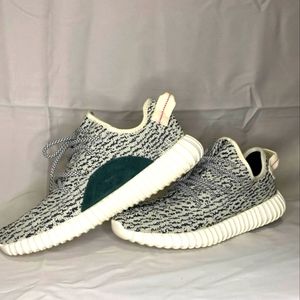 Yeezy Boots 350 • Turtle Dove • Men's US 9